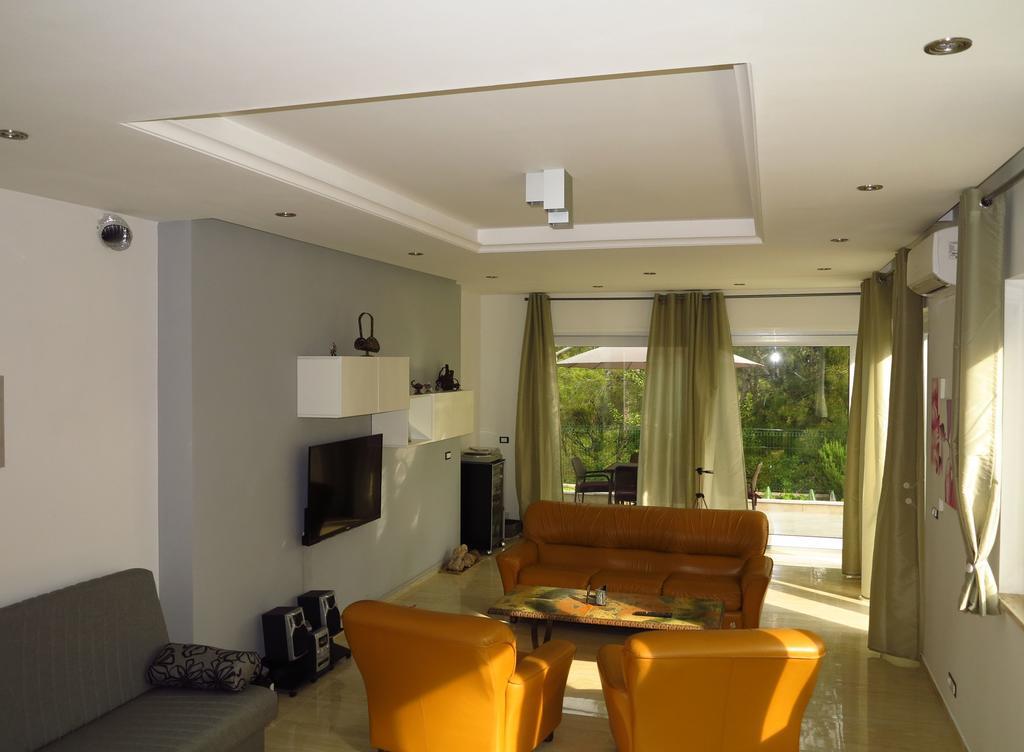 Apartments Rotiroti 자다르 객실 사진